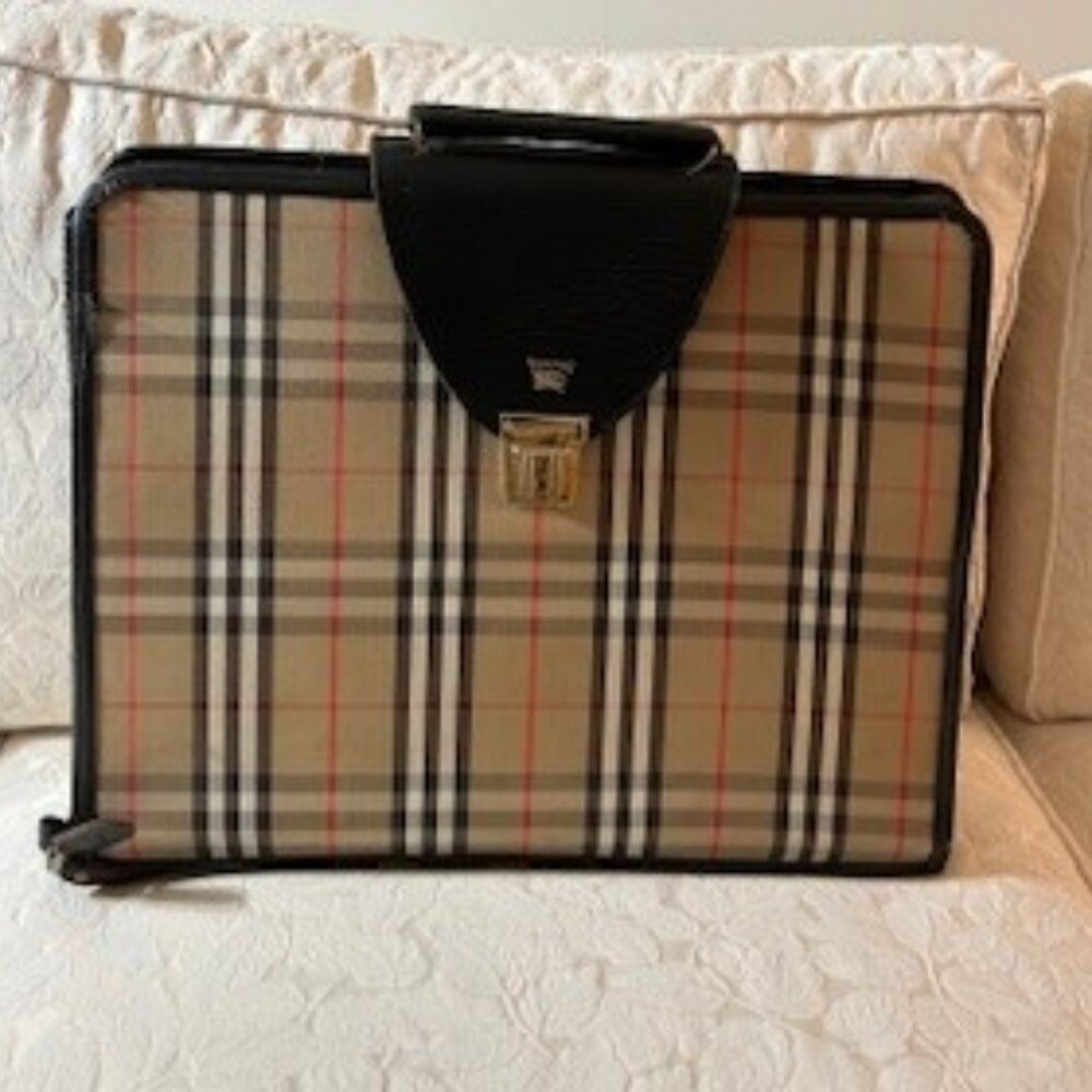 Vintage Burberry Portfolio Case with Removeable Sheets